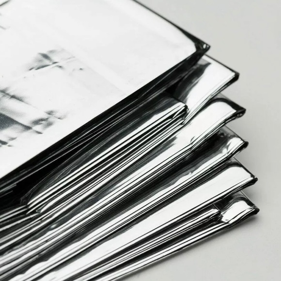 Mylar Survival Blanket Insulating Thermal Space Blanket Poncho Emergency 5 Pack - Picture 9 of 9